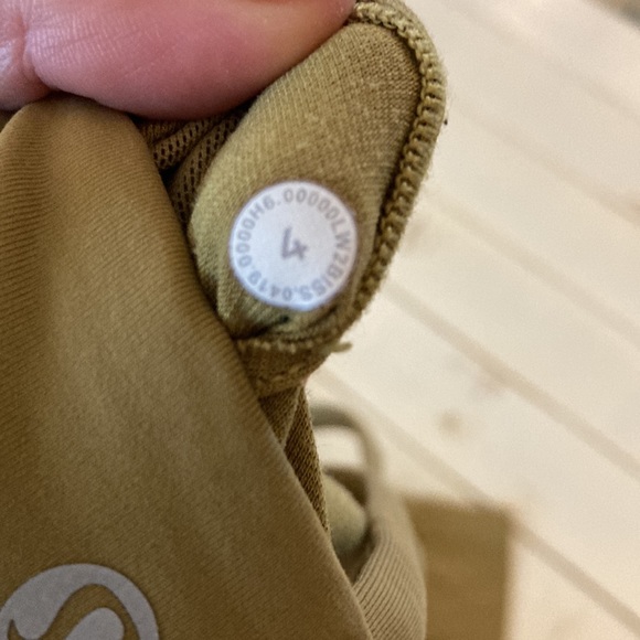 Lululemon Set | Aligns and High-Neck Energy Bra, Size 4 - Picture 4 of 8